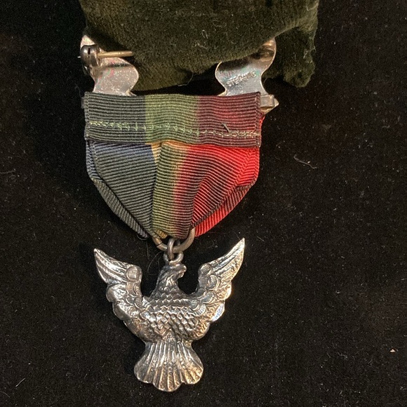 Vintage~ EAGLE SCOUT ~Boy Scouts of America~ MEDAL Award ~ Sterling - Picture 3 of 5